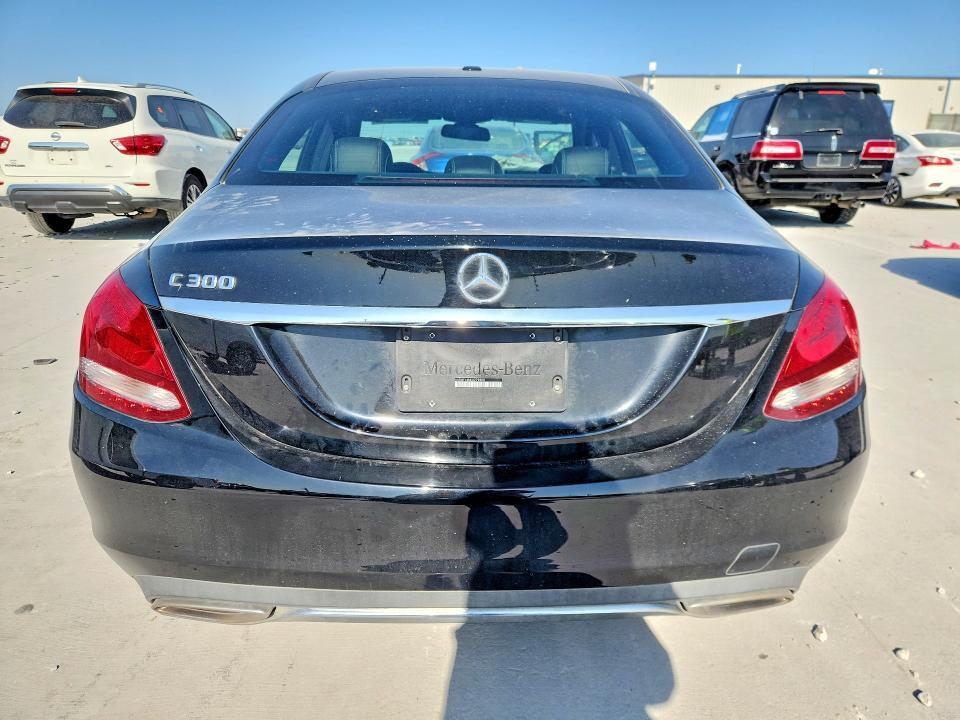 2018 MERCEDES-BENZ C 300 — Фото 6 из 12