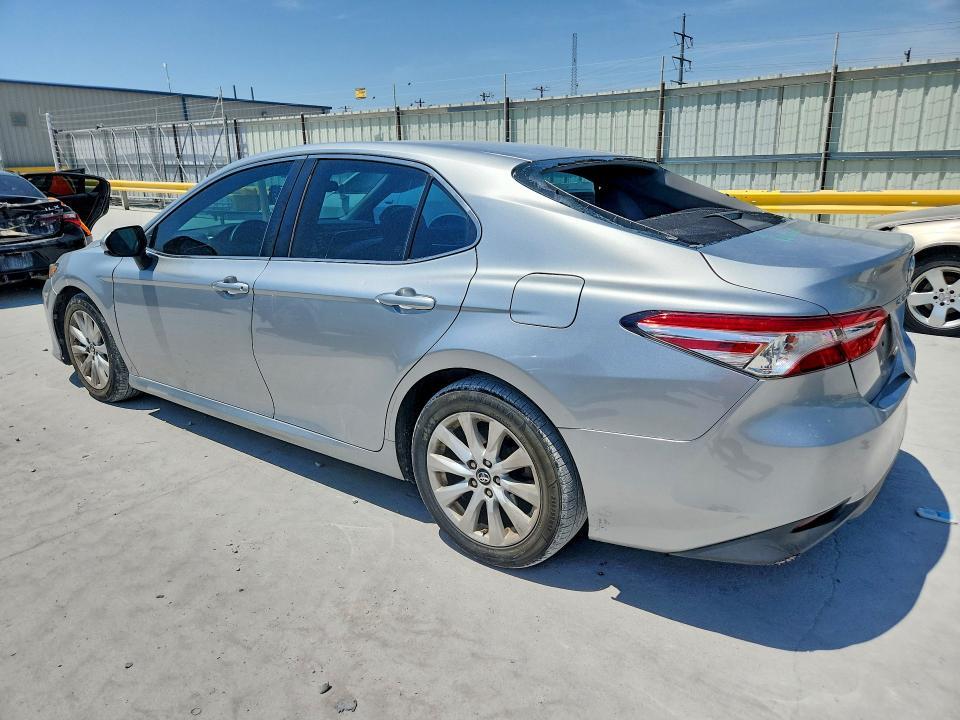2018 TOYOTA CAMRY LE — Фото 2 из 12