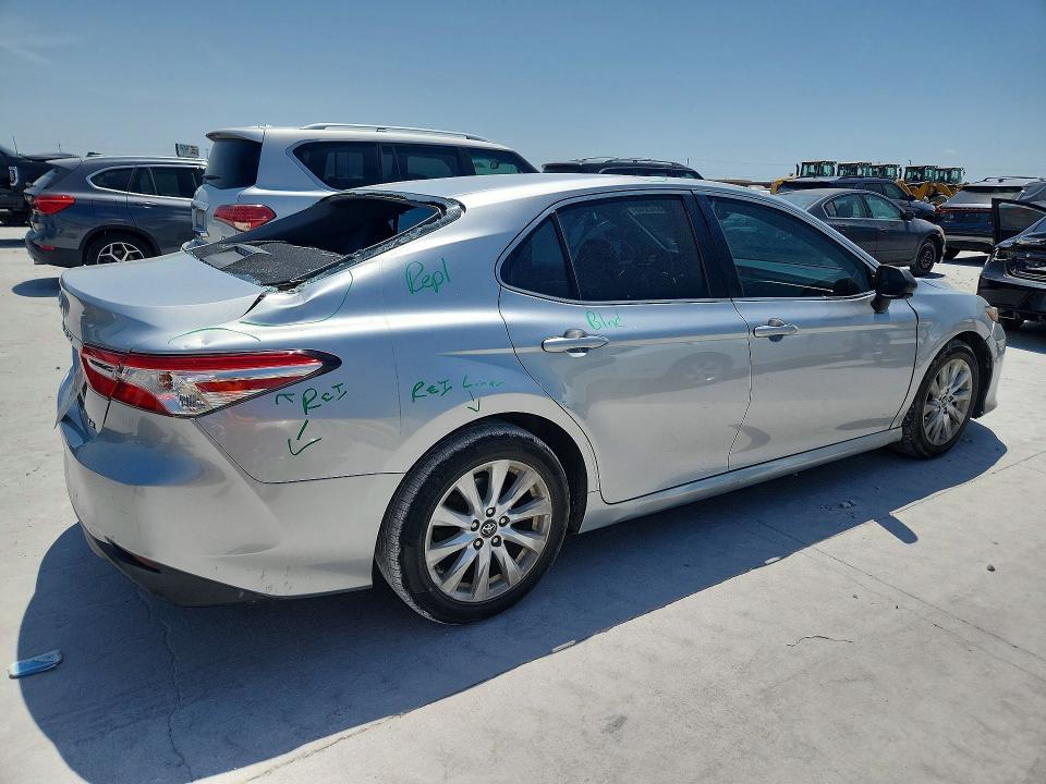 2018 TOYOTA CAMRY LE — Фото 3 из 12