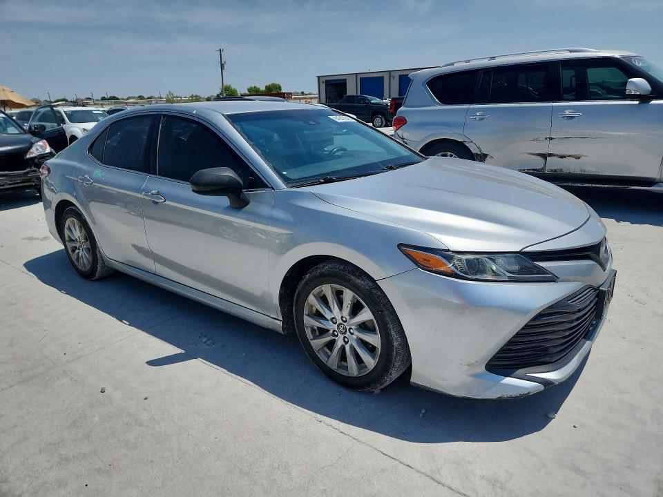 2018 TOYOTA CAMRY LE — Фото 4 из 12