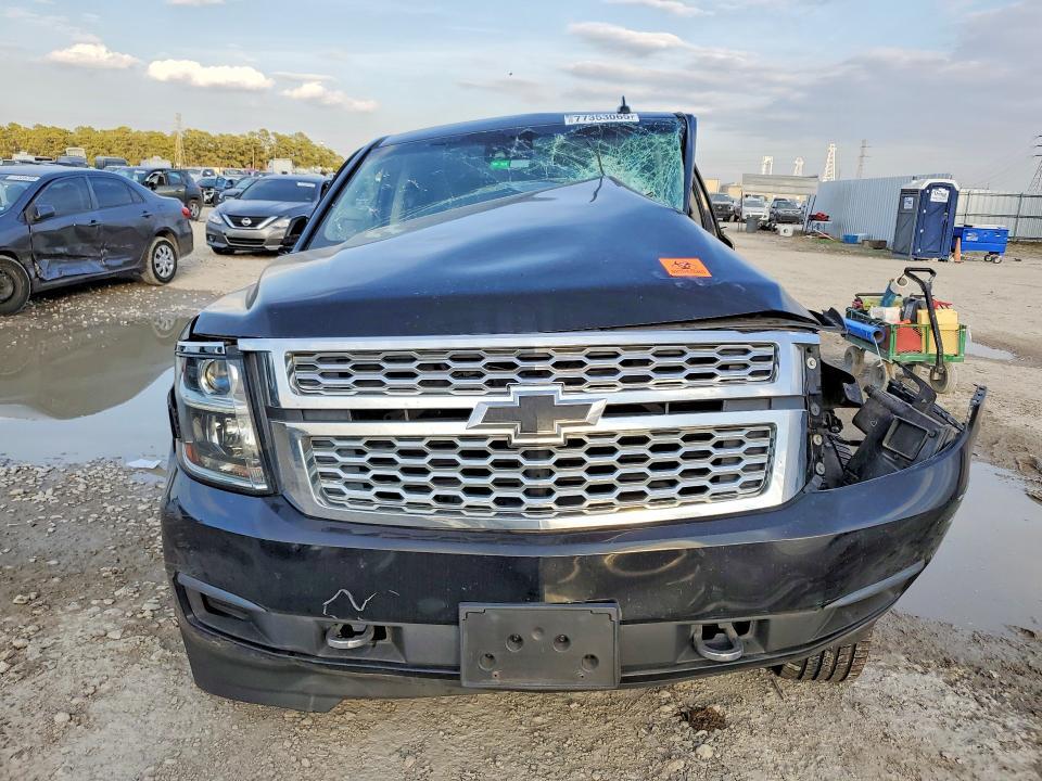 2017 CHEVROLET SUBURBAN C1500 LT — Фото 5 из 13