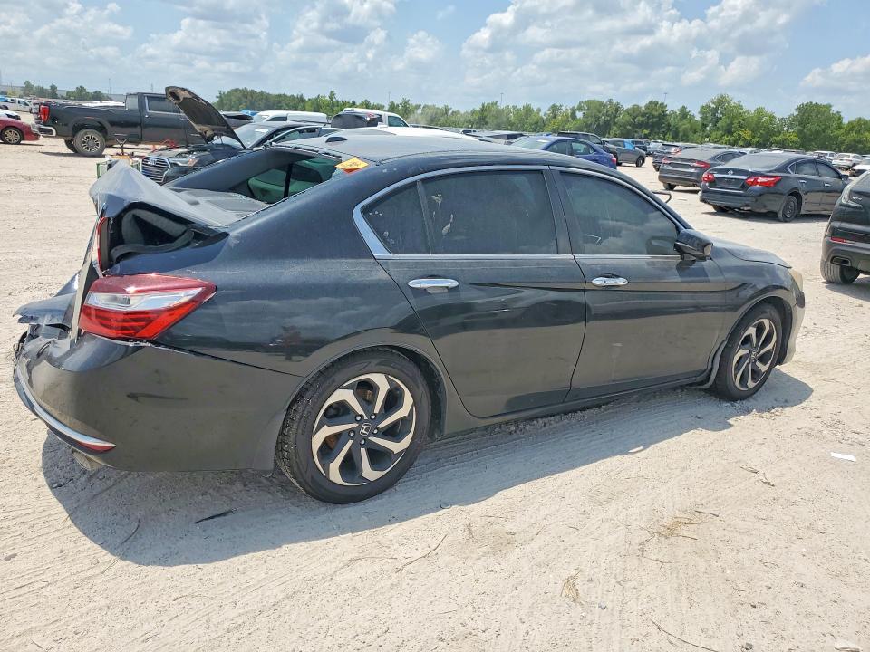 1HGCR2F81HA136995 2017 HONDA ACCORD photo no. 3