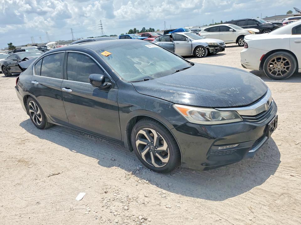 1HGCR2F81HA136995 2017 HONDA ACCORD photo no. 4