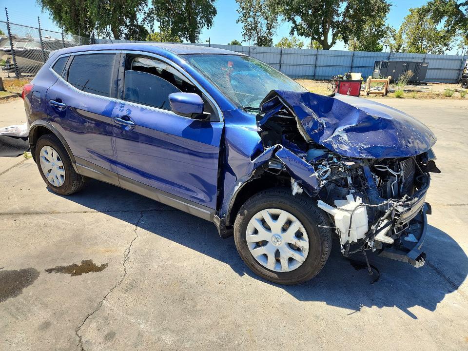2017 NISSAN ROGUE SPORT S — Фото 4 из 13
