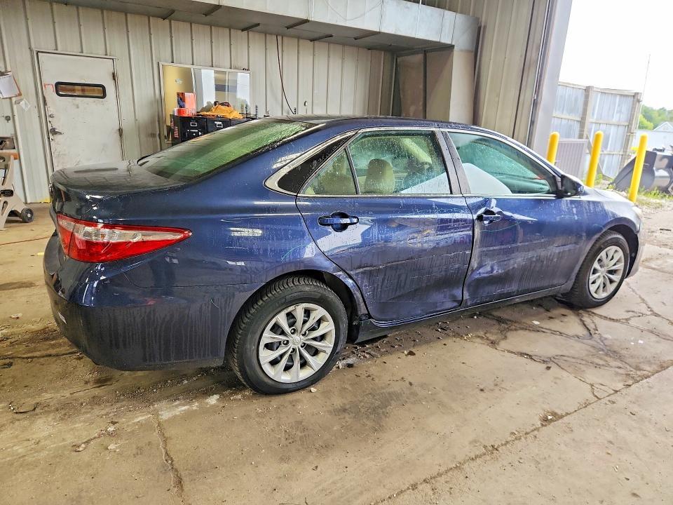 2016 TOYOTA CAMRY LE — Фото 3 из 12