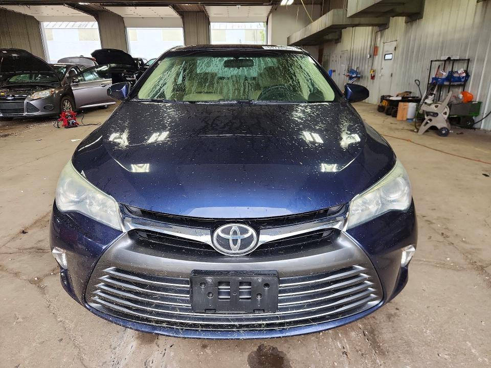 2016 TOYOTA CAMRY LE — Фото 5 из 12