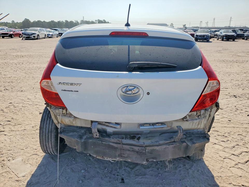 2016 HYUNDAI ACCENT SE — Фото 6 из 14