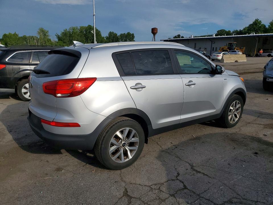KNDPBCAC1F7734097 2015 KIA SPORTAGE photo no. 3
