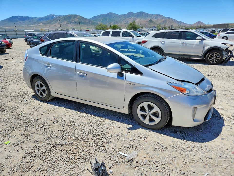 JTDKN3DU0F0476881 2015 TOYOTA PRIUS photo no. 4