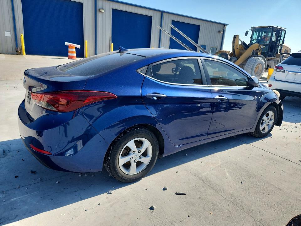 2015 HYUNDAI ELANTRA SE — Фото 3 из 12