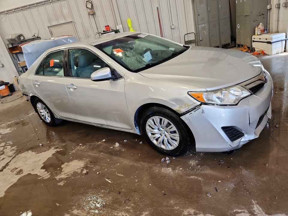 2014 TOYOTA CAMRY LE — Фото 4 из 12