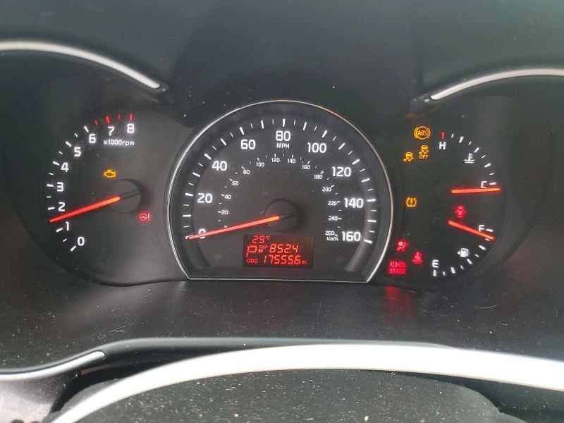 2014 KIA SORENTO LX — Фото 9 из 12