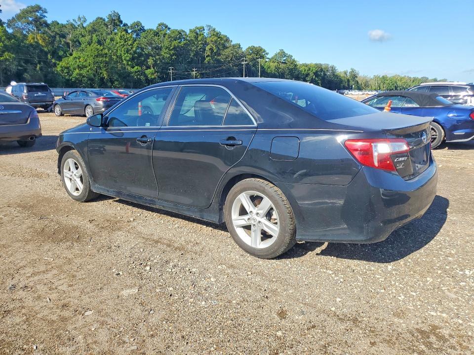 4T1BF1FK0EU317178 2014 TOYOTA CAMRY photo no. 2