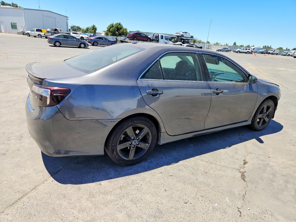 2014 TOYOTA CAMRY SE — Фото 3 из 13