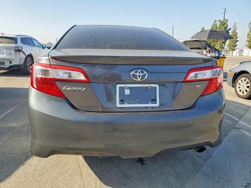 2014 TOYOTA CAMRY SE — Фото 6 из 12