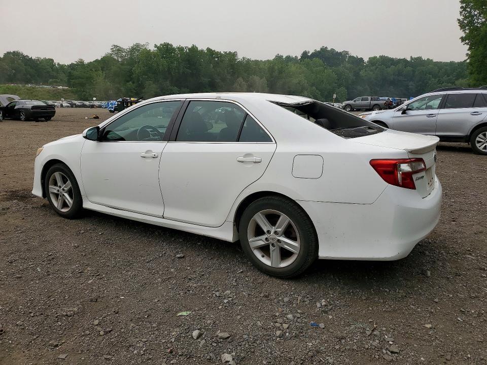 2013 TOYOTA CAMRY SE — Фото 2 из 12