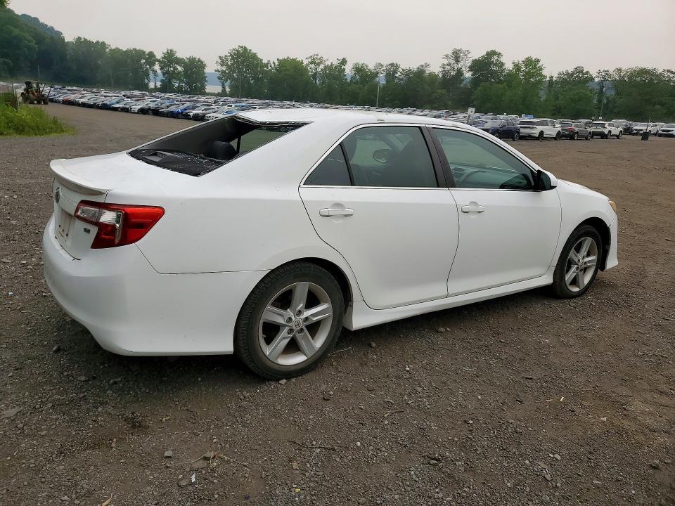 2013 TOYOTA CAMRY SE — Фото 3 из 12