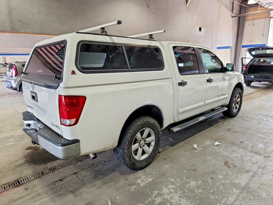 1N6AA0EJ2DN303323 2013 NISSAN TITAN photo no. 3