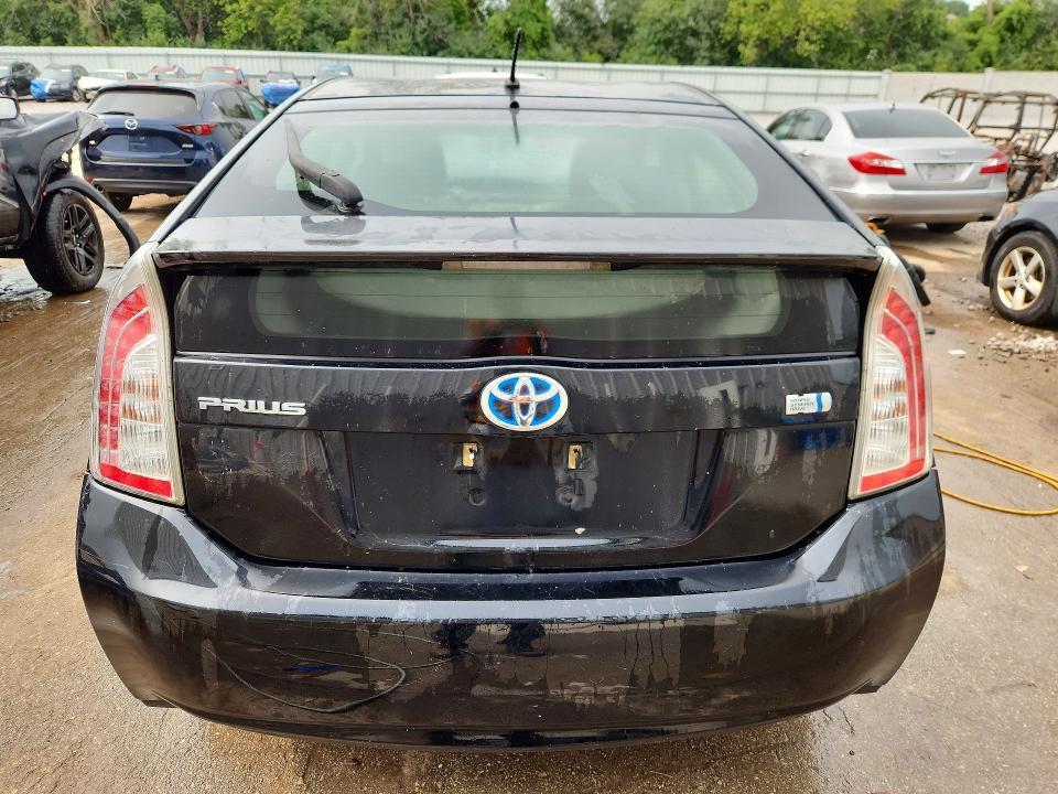 2013 TOYOTA PRIUS TWO — Фото 6 из 12