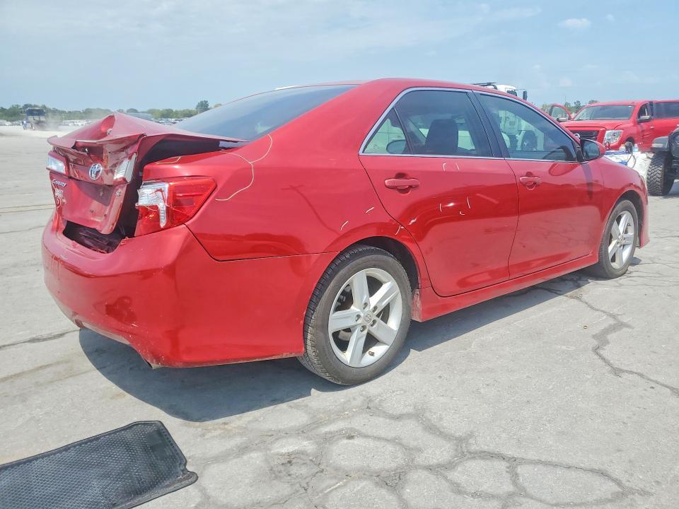 2013 TOYOTA CAMRY SE — Фото 3 из 12