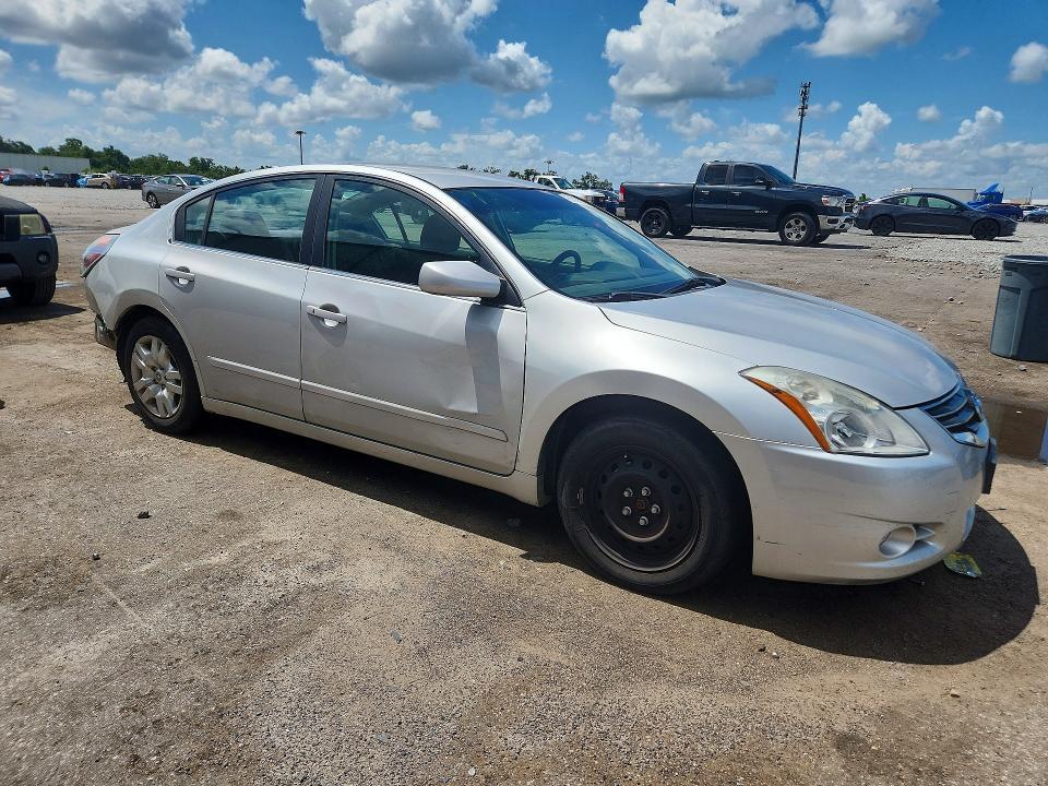 2012 NISSAN ALTIMA 2.5 — Фото 4 из 12