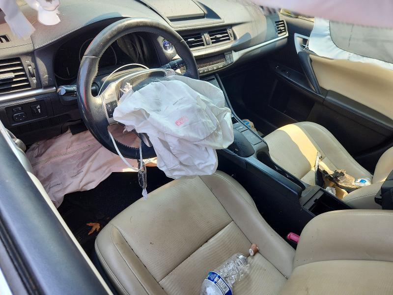 2012 LEXUS CT 200 — Фото 8 из 12