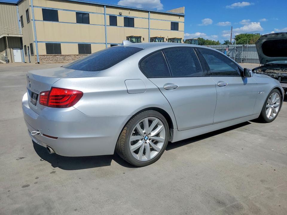 2011 BMW 535 I — Фото 3 из 12