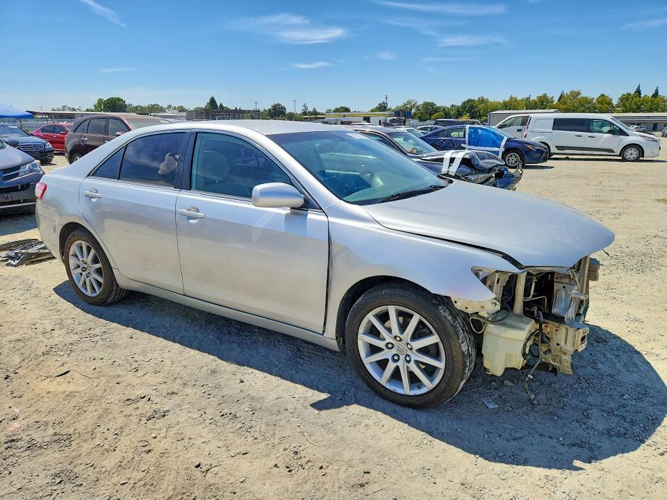 2011 TOYOTA CAMRY LE — Фото 4 из 13