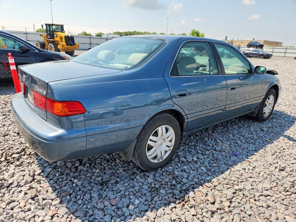 2001 TOYOTA CAMRY CE — Фото 3 из 12