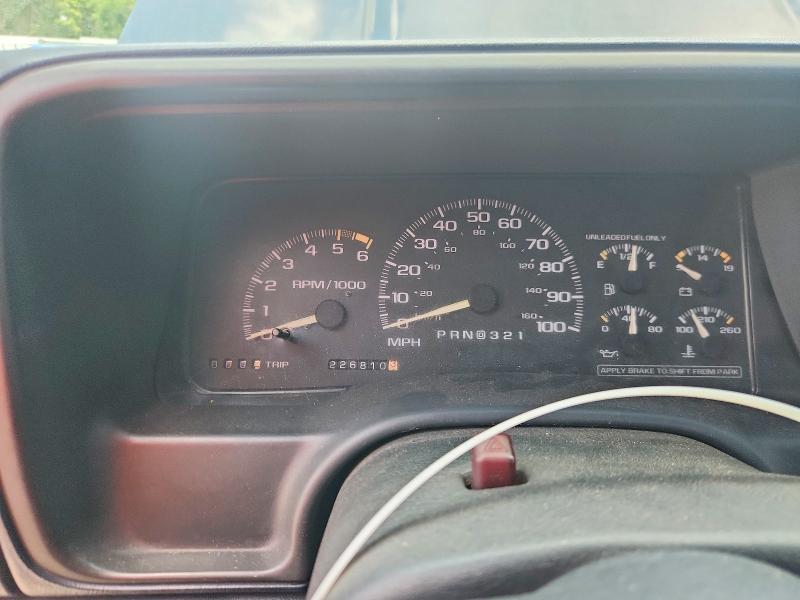 1996 CHEVROLET GMT-400 C1500 — Фото 9 из 12
