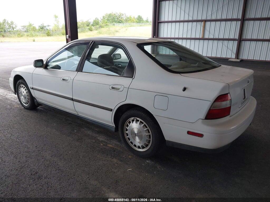 1HGCD5636RA083877 1994 HONDA ACCORD photo no. 3
