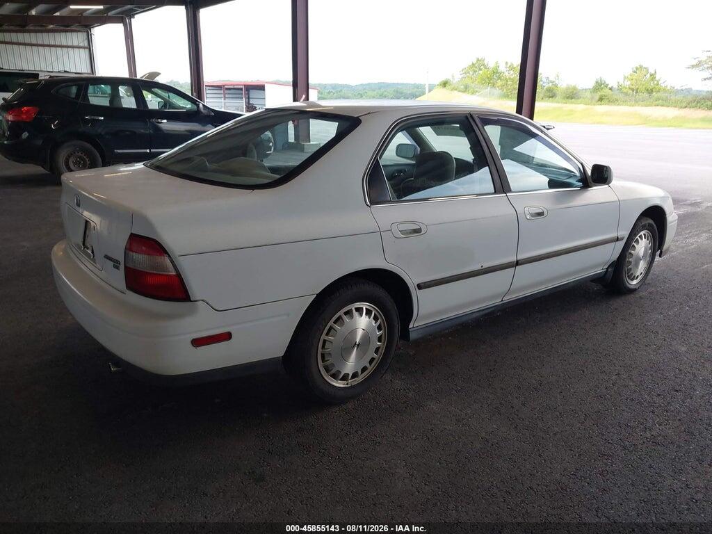 1HGCD5636RA083877 1994 HONDA ACCORD photo no. 4