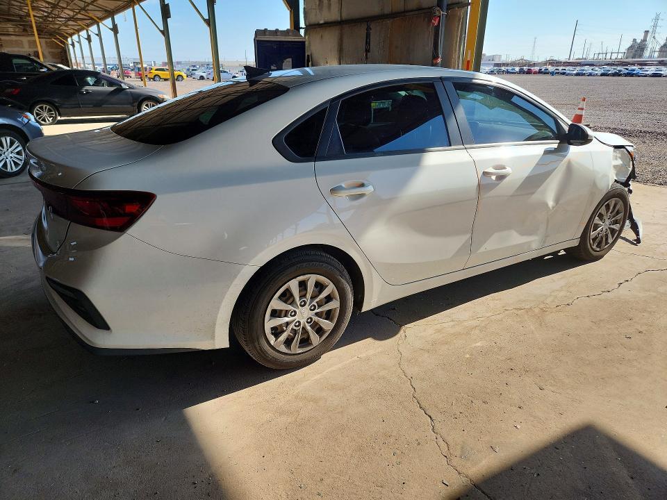 2021 KIA FORTE FE — Фото 3 из 12