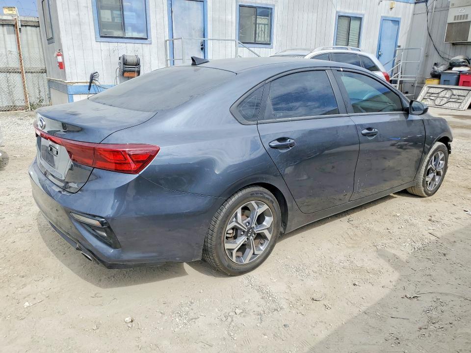 2020 KIA FORTE LXS — Фото 3 из 12