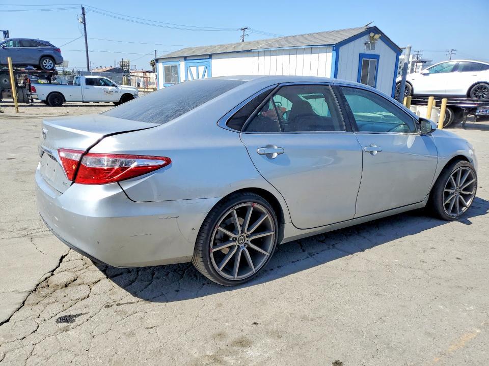2017 TOYOTA CAMRY LE — Фото 3 из 12