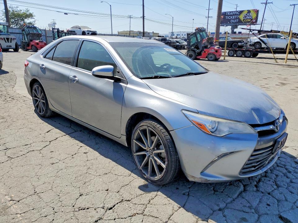 2017 TOYOTA CAMRY LE — Фото 4 из 12
