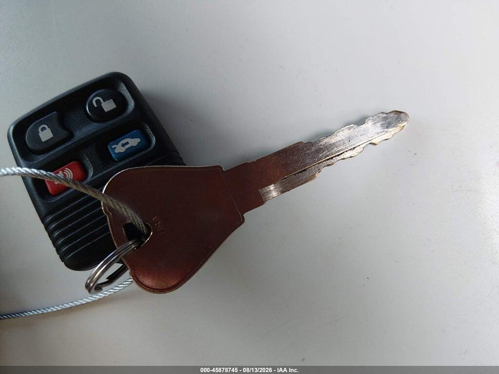 3FAFP11302R237018 2002 FORD ESCORT photo no. 11