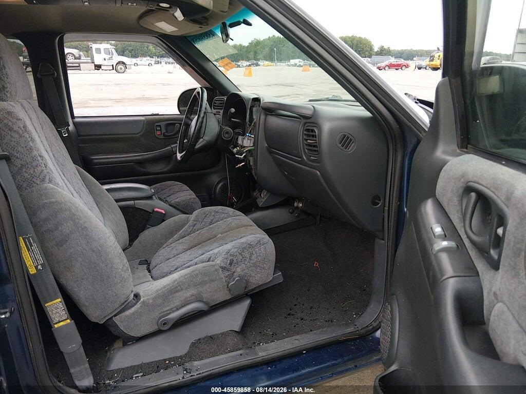 1GCDT13W42K102522 2002 CHEVROLET S-10 photo no. 5
