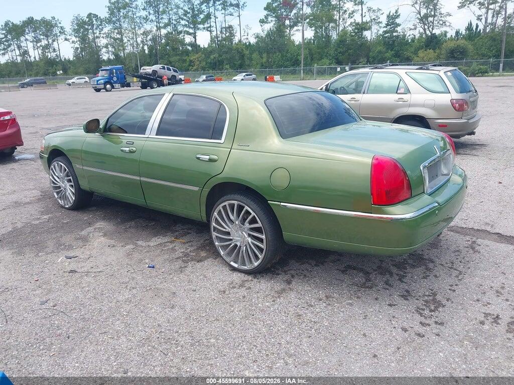 1LNHM82W43Y644240 2003 LINCOLN TOWN CAR photo no. 3