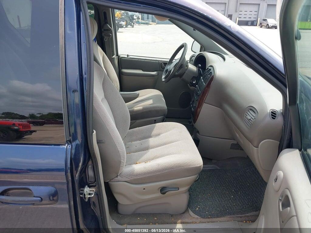 2C8GP24R63R338865 2003 CHRYSLER TOWN & COUNTRY photo no. 5
