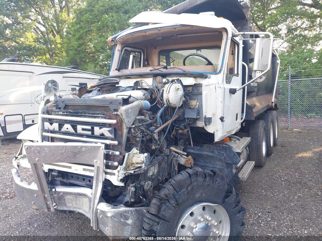 1M2AG11C64M013313 2004 MACK 700 photo no. 11