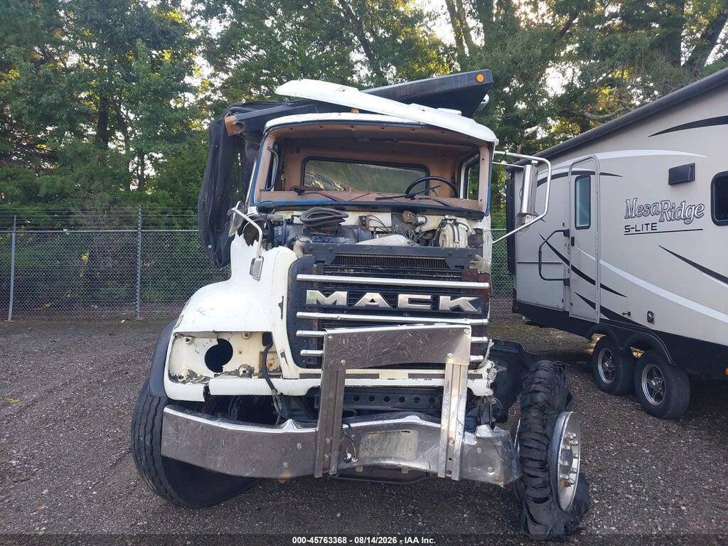 1M2AG11C64M013313 2004 MACK 700 photo no. 12