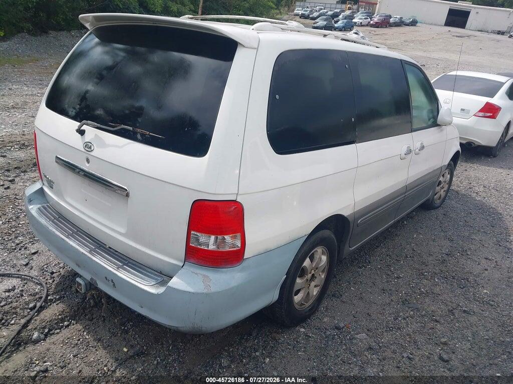 KNDUP131856635642 2005 KIA SEDONA photo no. 4