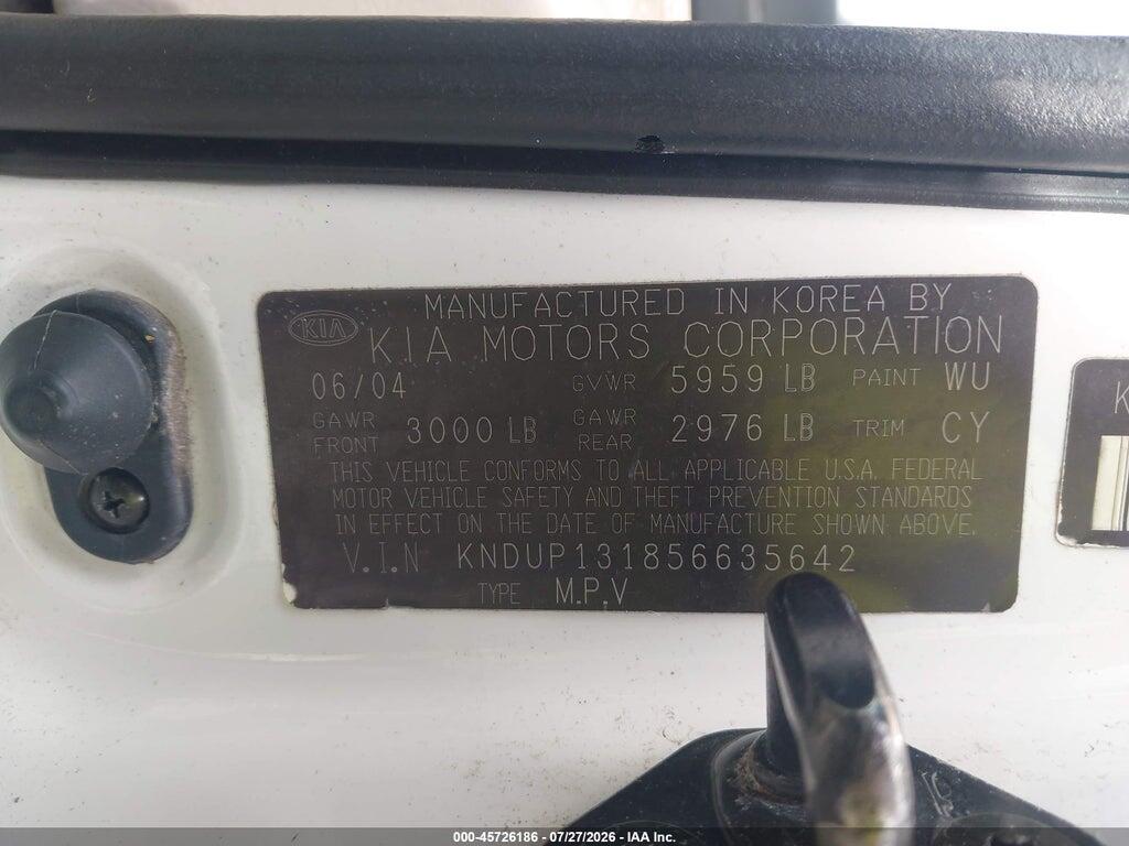 KNDUP131856635642 2005 KIA SEDONA photo no. 9