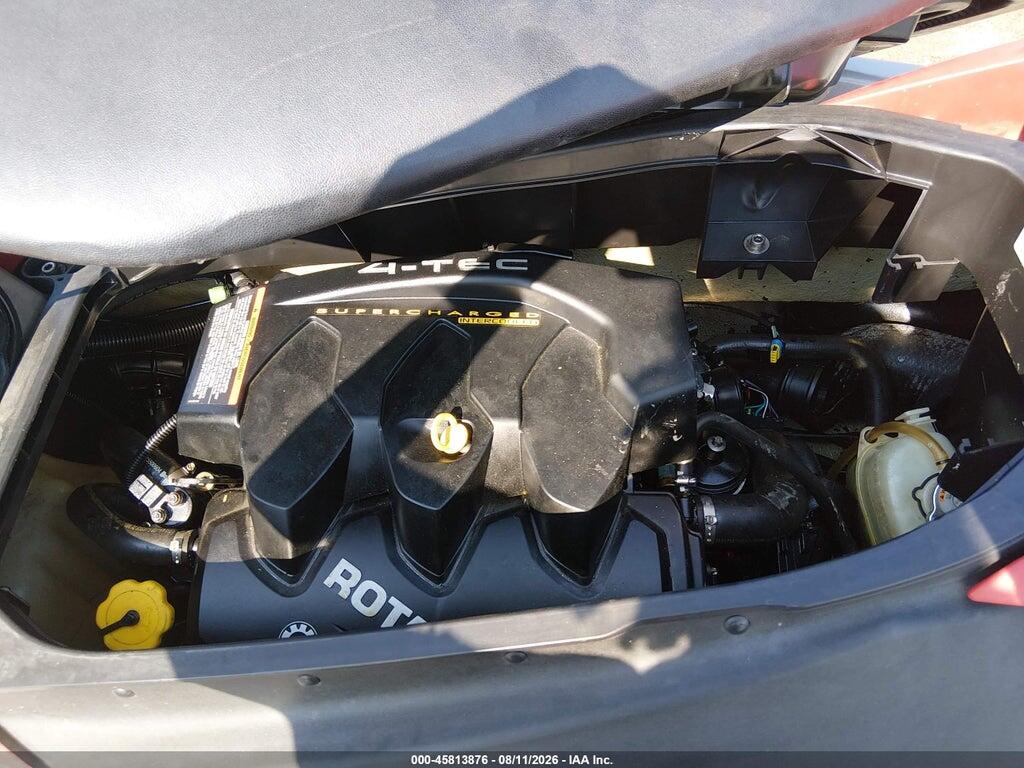 00000YDV37031A505 2005 SEADOO RXP-260 photo no. 10