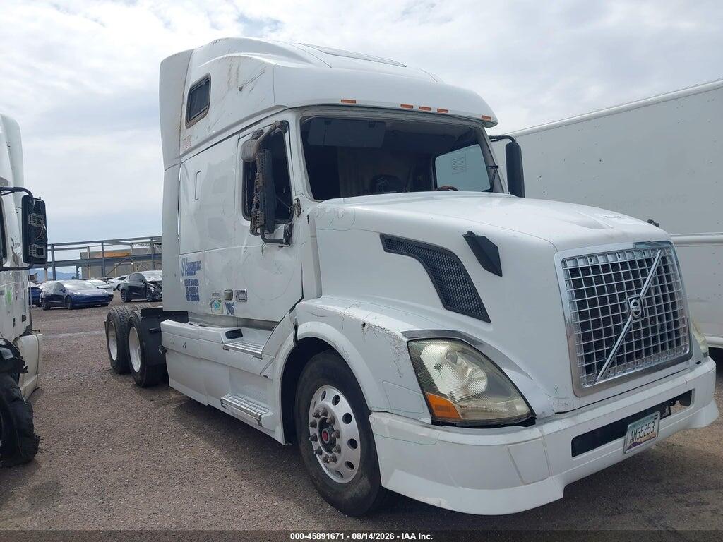 4V4NC9TG37N438748 2007 VOLVO VN photo no. 11