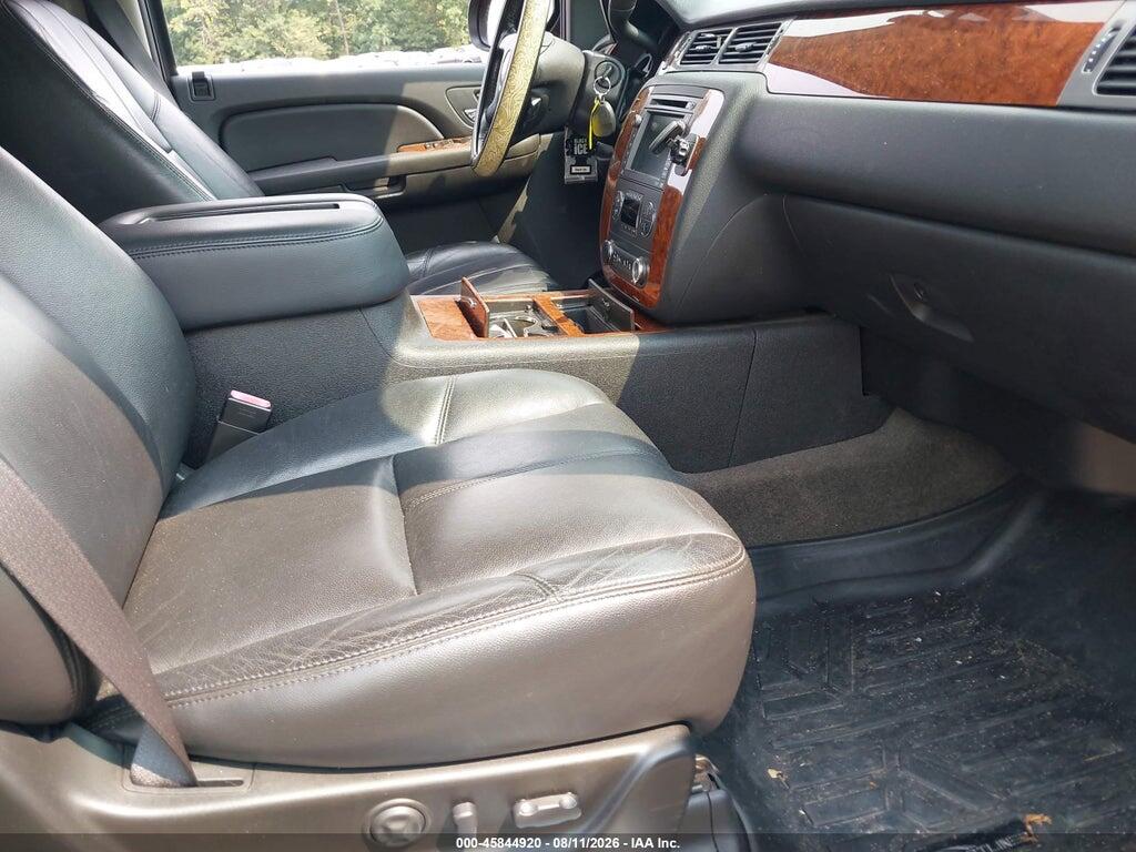 3GNFK16388G158550 2008 CHEVROLET SUBURBAN 1500 photo no. 5