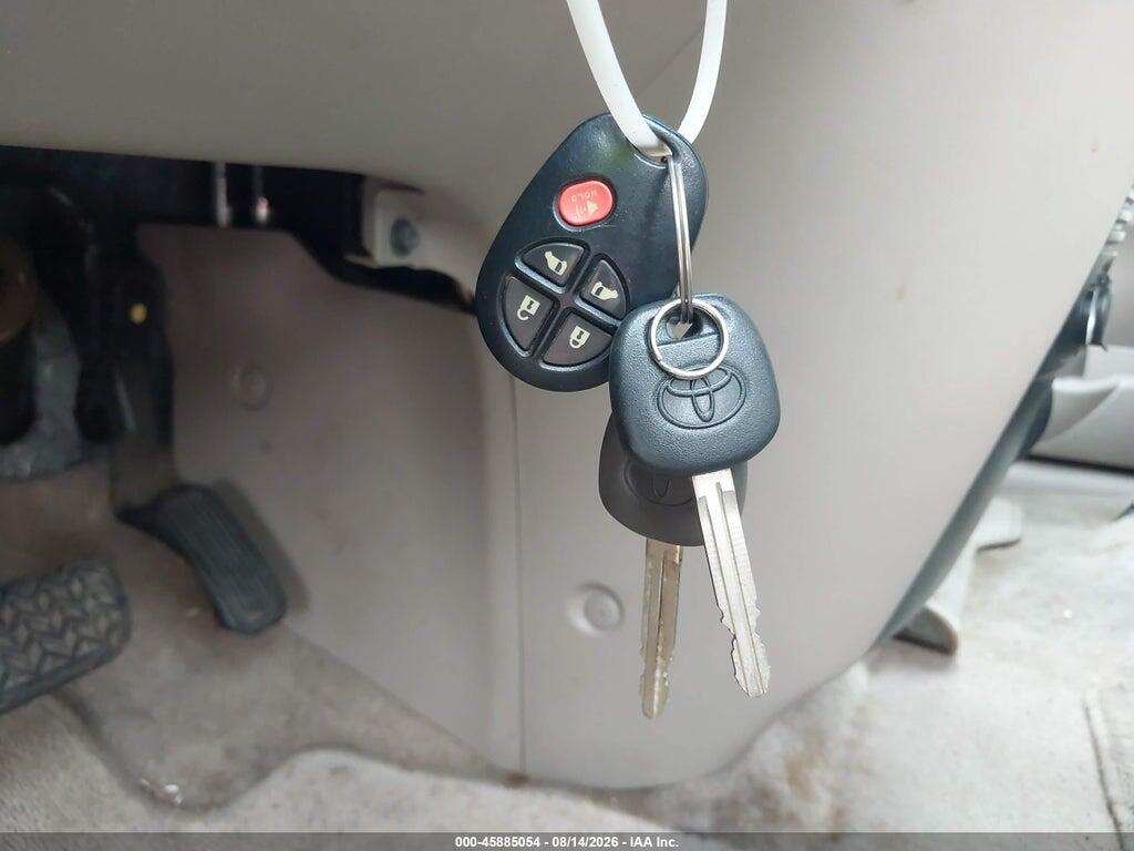 5TDKK4CC7AS290641 2010 TOYOTA SIENNA photo no. 11