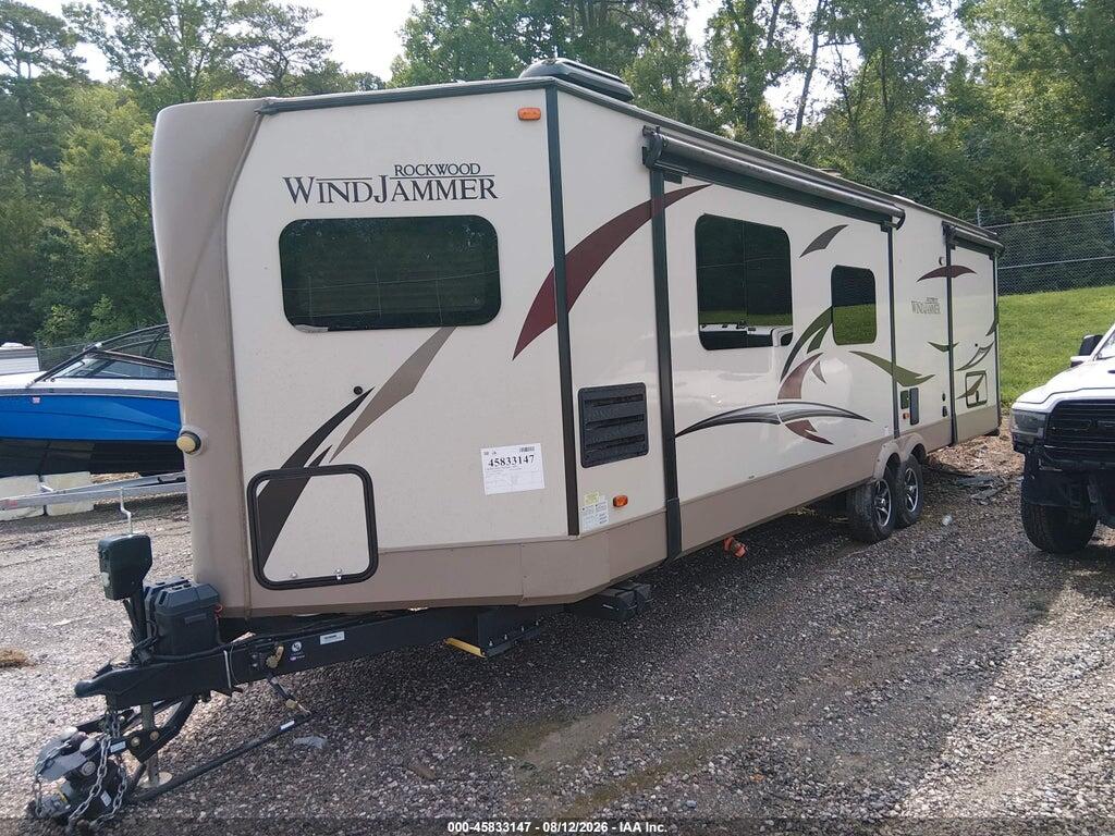 4X4TRLF27J1879760 2018 ROCKWOOD WINDJAMMER photo no. 2