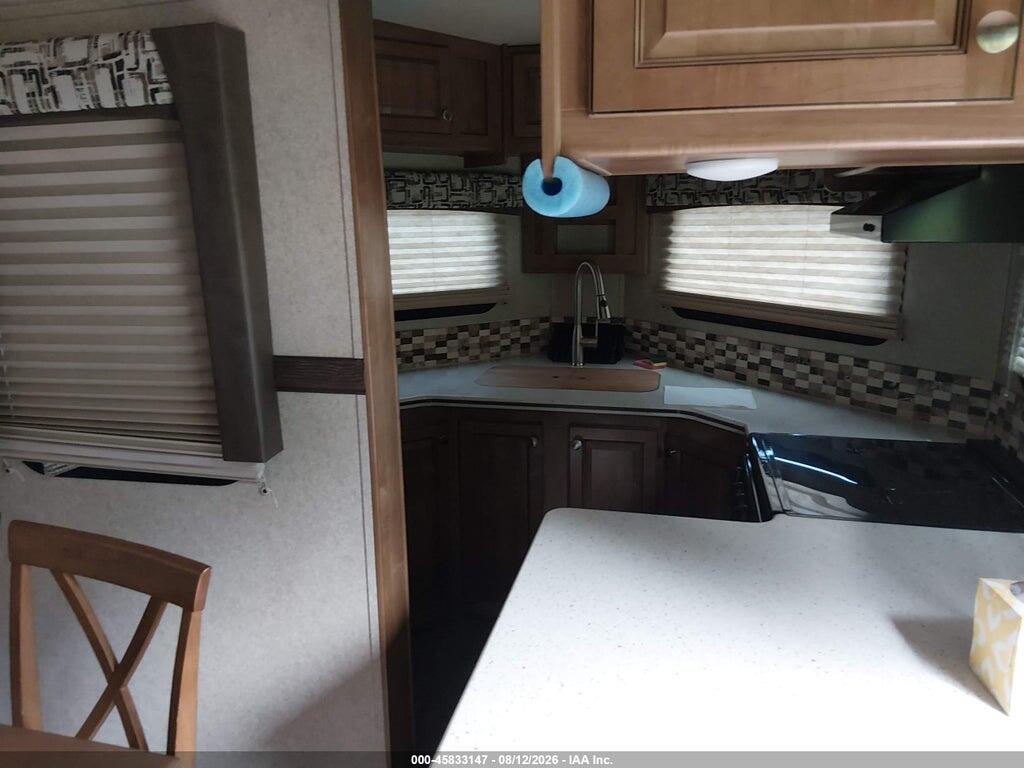 4X4TRLF27J1879760 2018 ROCKWOOD WINDJAMMER photo no. 5
